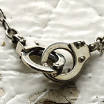 ampjapan 8AH-173 Handcuffs necklace